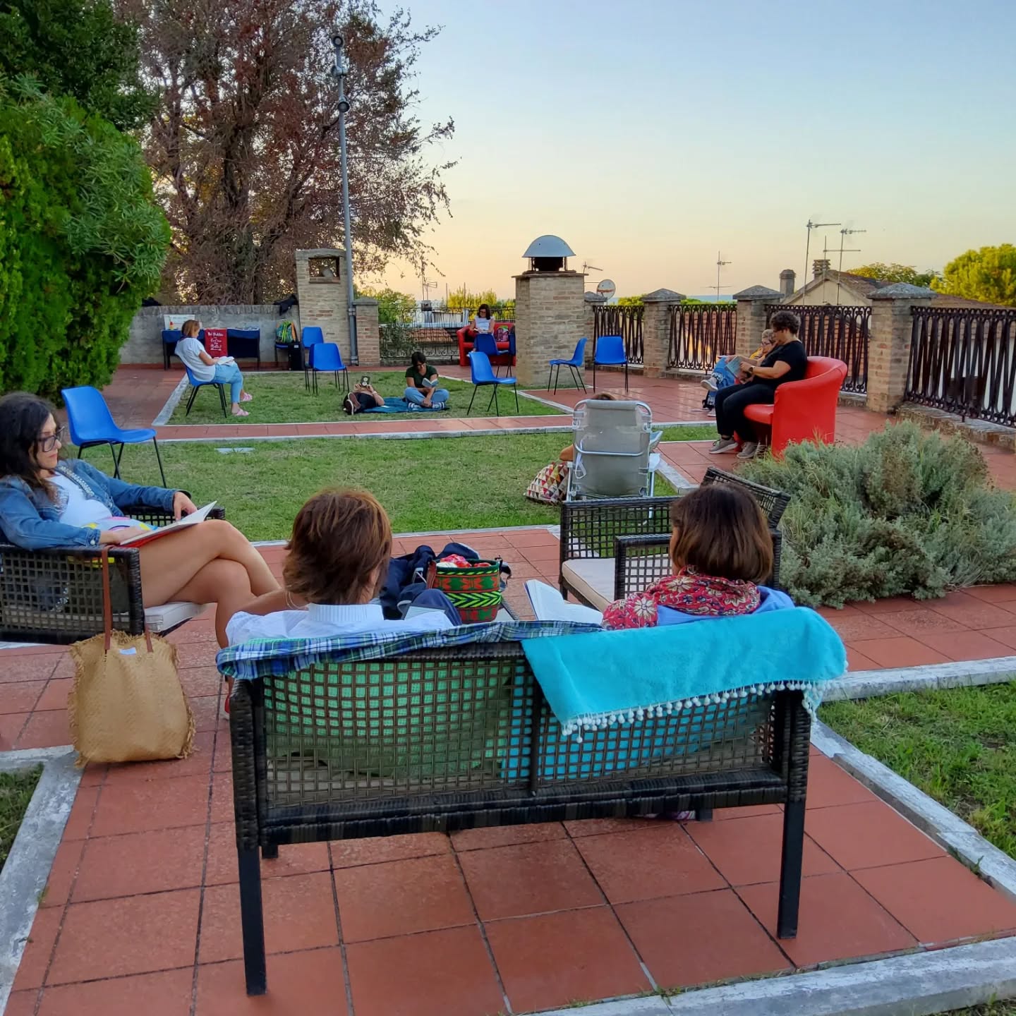 Il primo incontro, nel settembre scorso nel giardino pensile del Castello di Falconara Alta