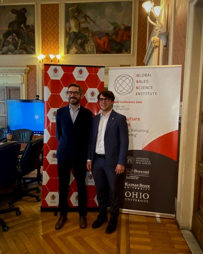 A destra, l'assessore comunale all'Università Marco Barttino
