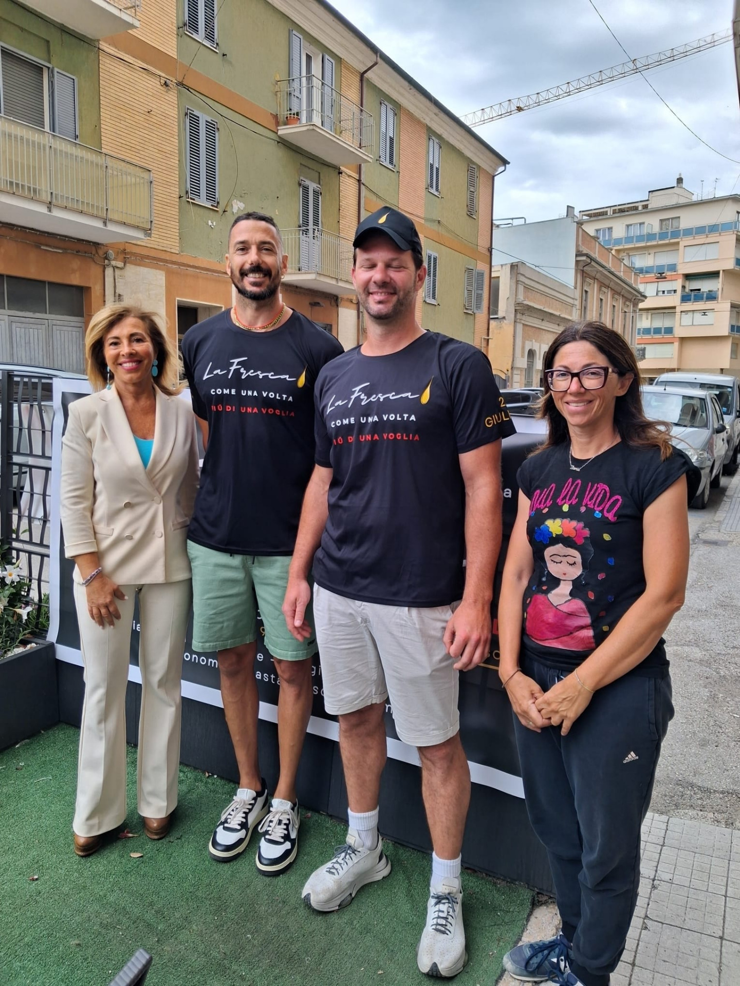 Il sindaco Stefania Signorini e l’assessore Ilenia Orologio con Dore Della Lunga e Andrea Giuliani (con il berretto)