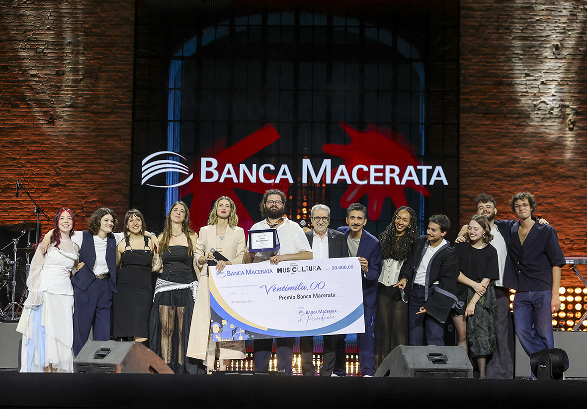 Il vincitorte assoluto Claudio Covato con gli altri vincitori