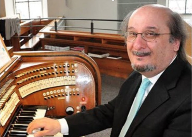 Il Maestro Ennio Cominetti