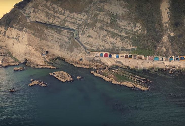 La zona della Gotta Azzurra. foto tratta da: https://rivieradelconero.tv/attrazione/la-grotta-azzurra