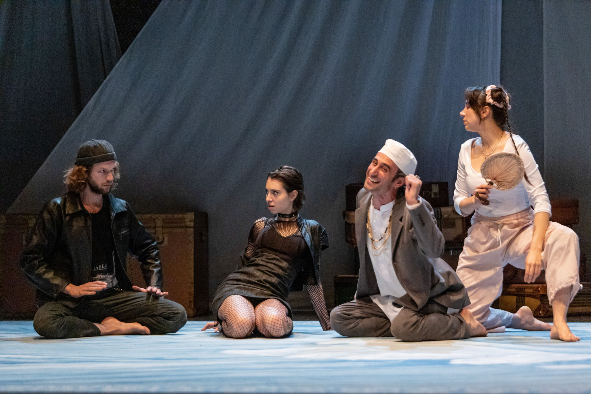 "L'impresario di Smirne", Compaggnia dei Giovani Marche Teatro. Andrea Principi, Alma Poli, Michele Augusto Magni, Zella  Pelacano Catalani (foto di G. Pergolini)